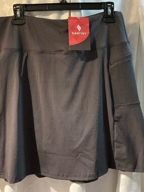 Santiny skort NWT, size large
